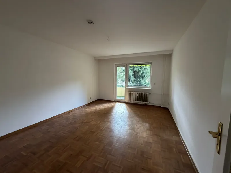 Renovierte geräumige 3-Zimmerwohnung mit Balkon — photo 1